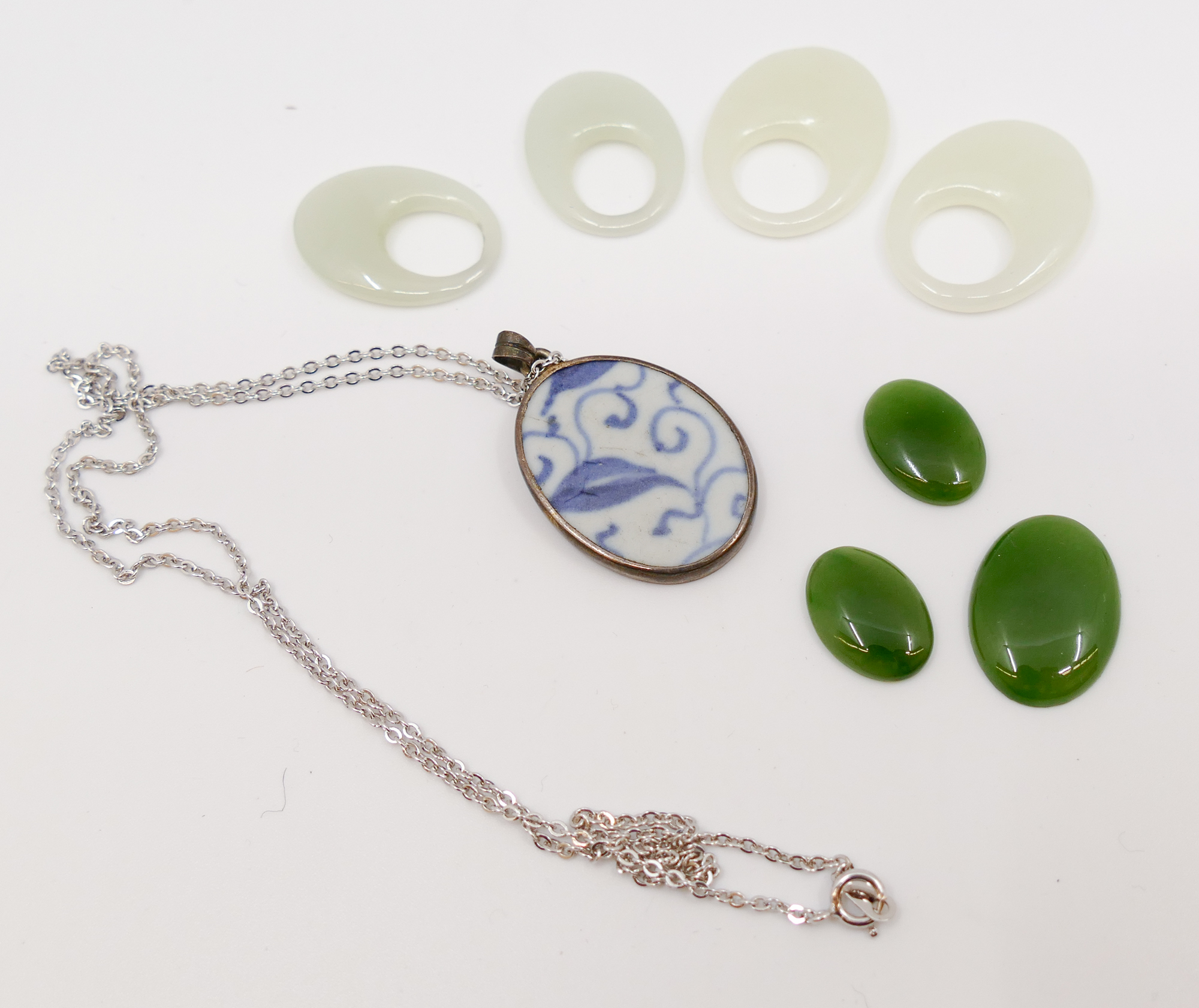 Box Carved Jade Cabochons Etc