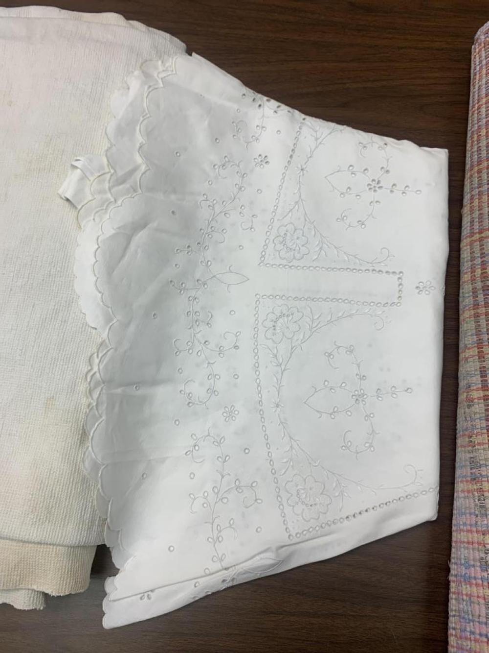 BOX LOT OF ANTIQUE LINENS, RAG RUG,