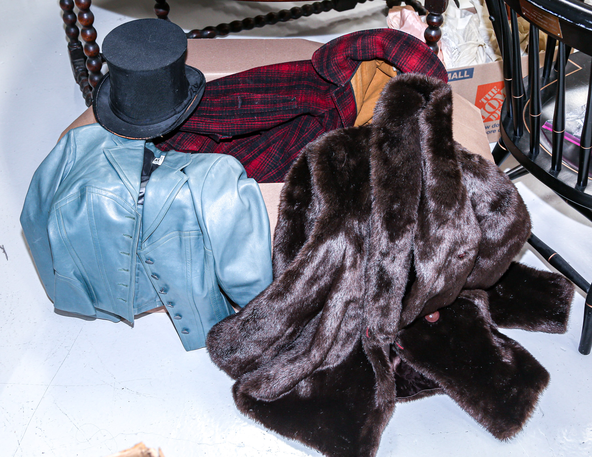 BOX OF ASSORTED CLOTHING