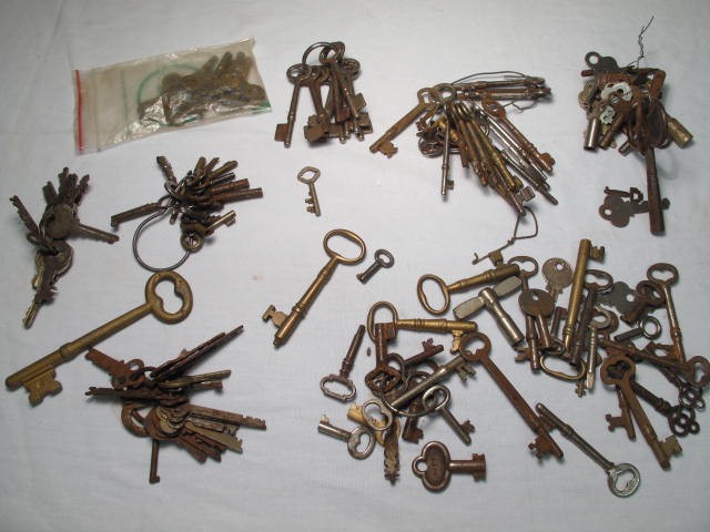 Box of assorted vintage skeleton