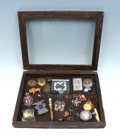 BOX OF TRINKETS AND CURIOS: Wo