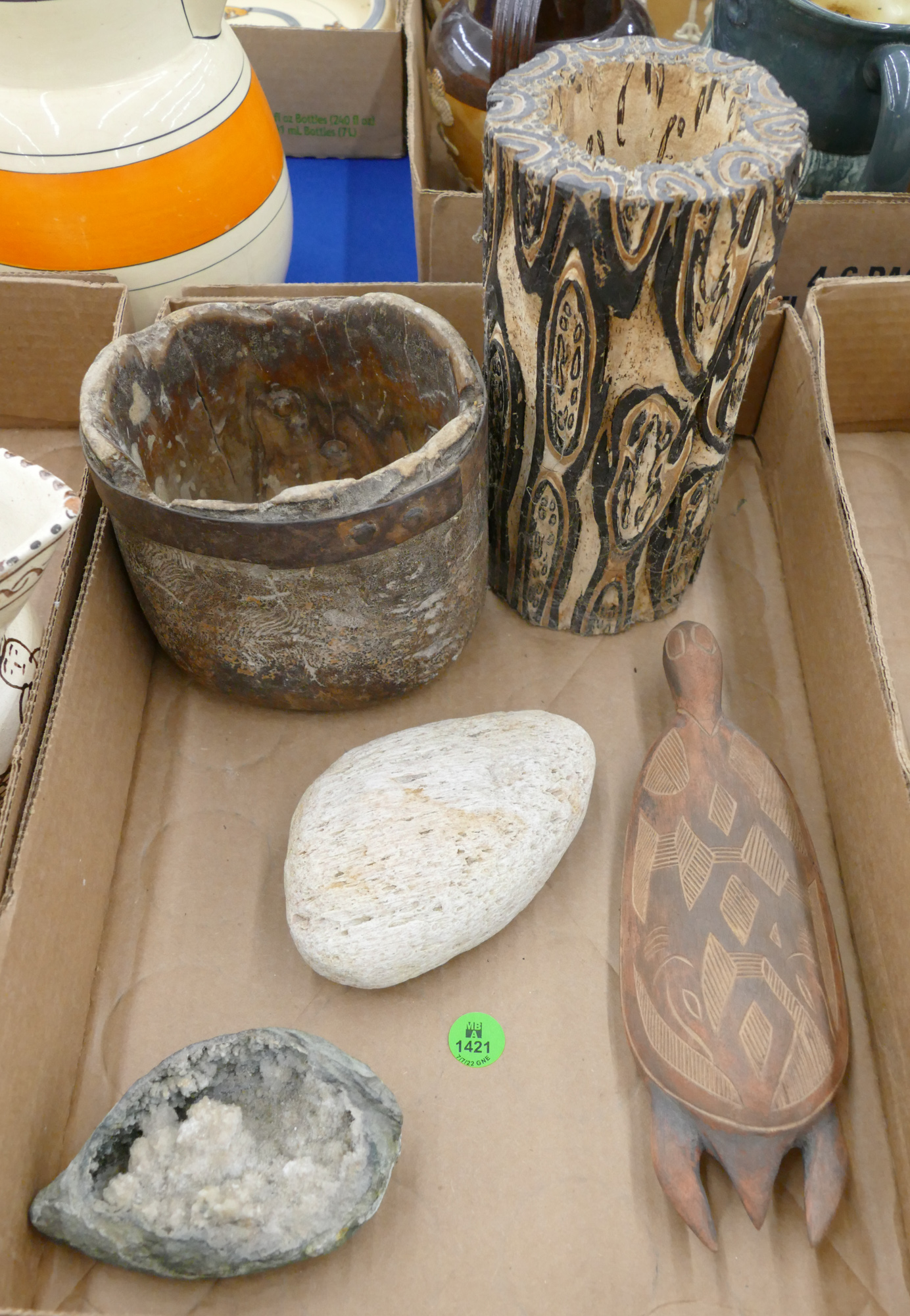 Box Old Minerals and Carvings