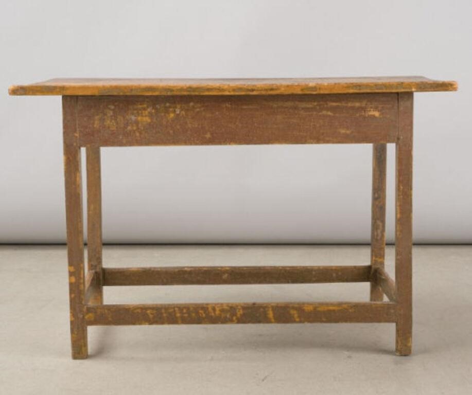 BOX STRETCHER TAVERN TABLEA box