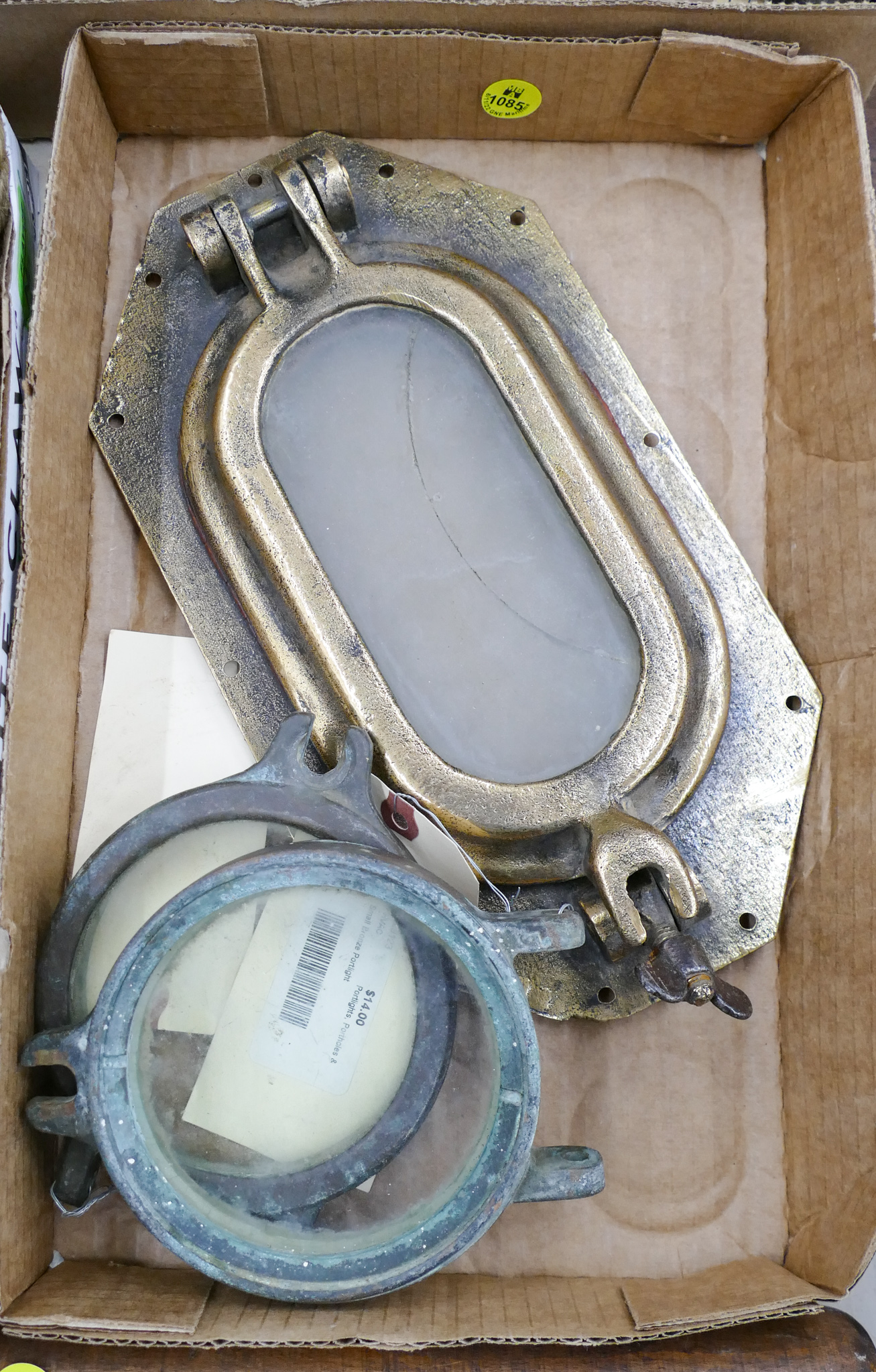 Box Vintage Porthole Covers