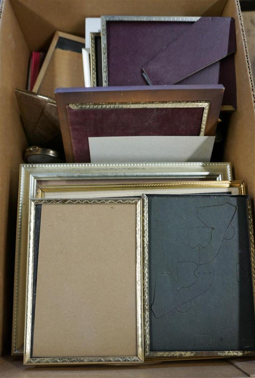 BOX WITH ASSORTED PHOTOGRAPH