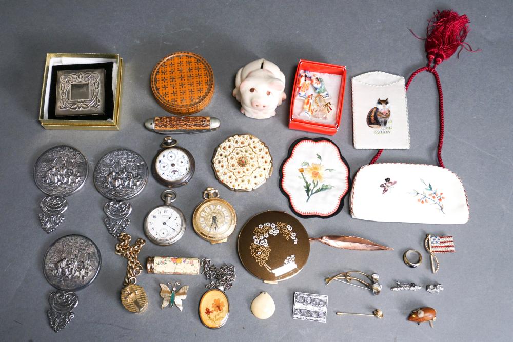 BOX WITH COSTUME JEWELRY (POCKET