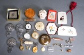 BOX WITH COSTUME JEWELRY (POCK