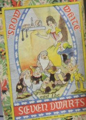 BOXED BISQUE SEVEN DWARFS FIGU