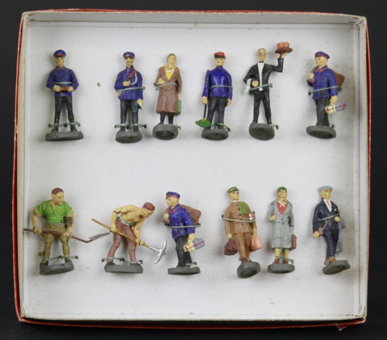 BOXED ELASTOLIN TRAIN FIGURES One
