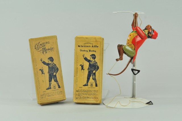 BOXED LEHMANN CLIMBING MONKEY