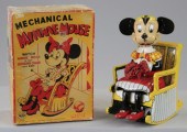 BOXED MINNIE MOUSE KNITTER Lin