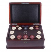 BOXED SET OF POKER CHIPS Mahog