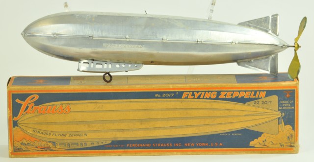 BOXED STRAUSS FLYING ZEPPELIN Old