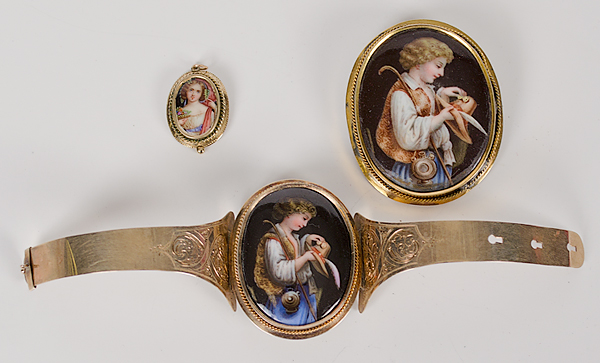 Bracelet Brooch and Pendant Set