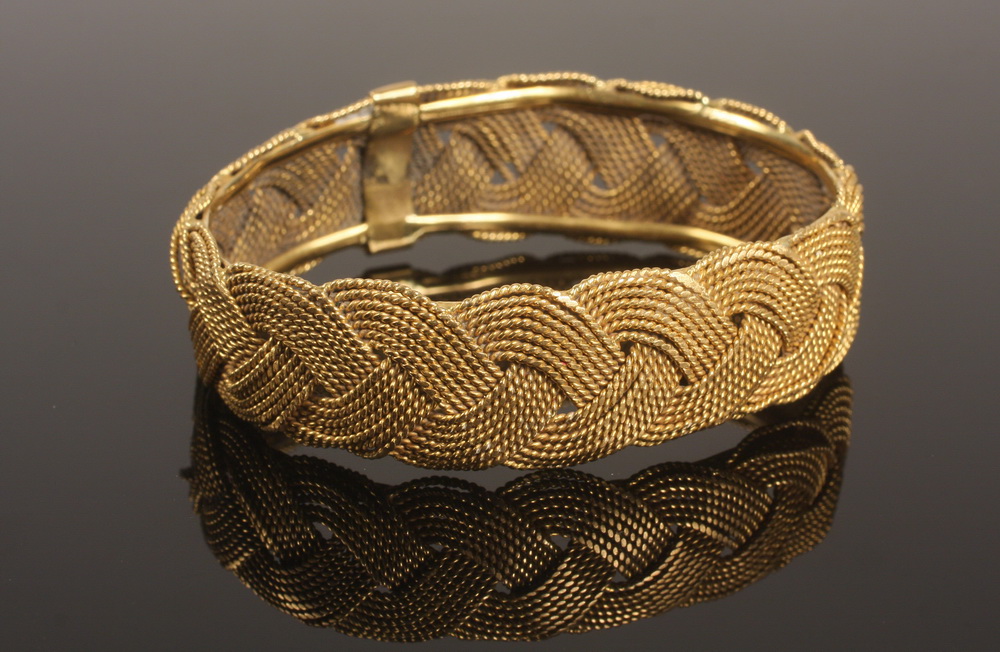 BRACELET - One 22K yellow gold