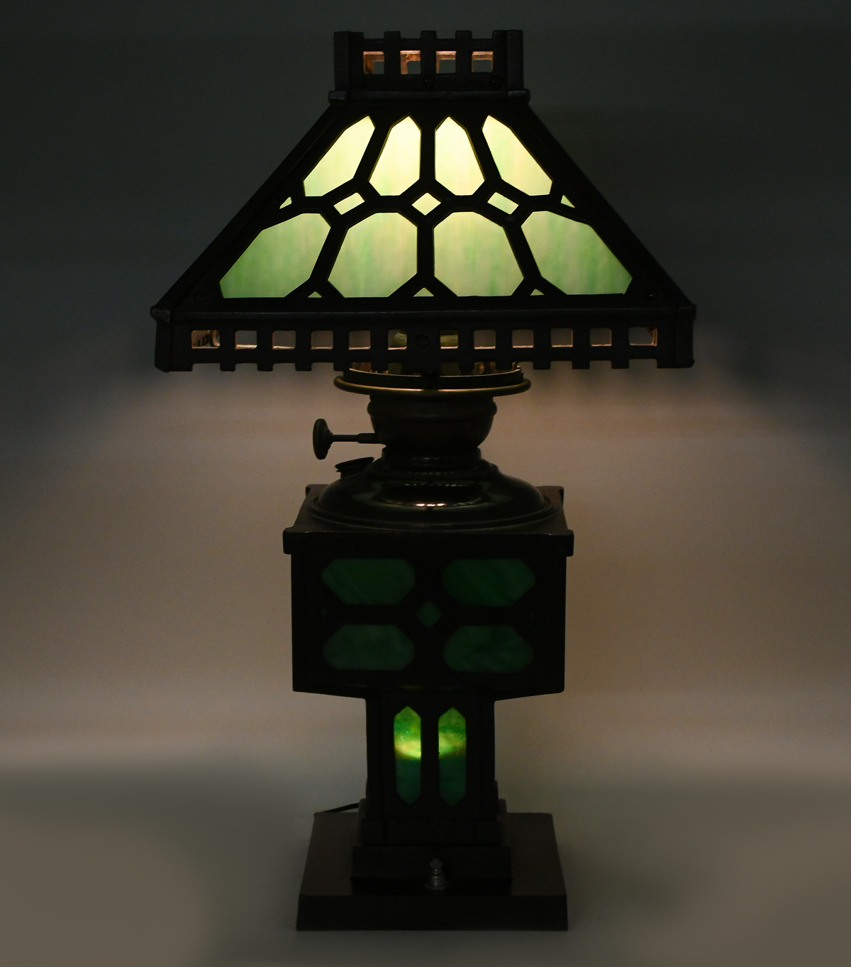 BRADLEY & HUBBARD ARTS & CRAFTS