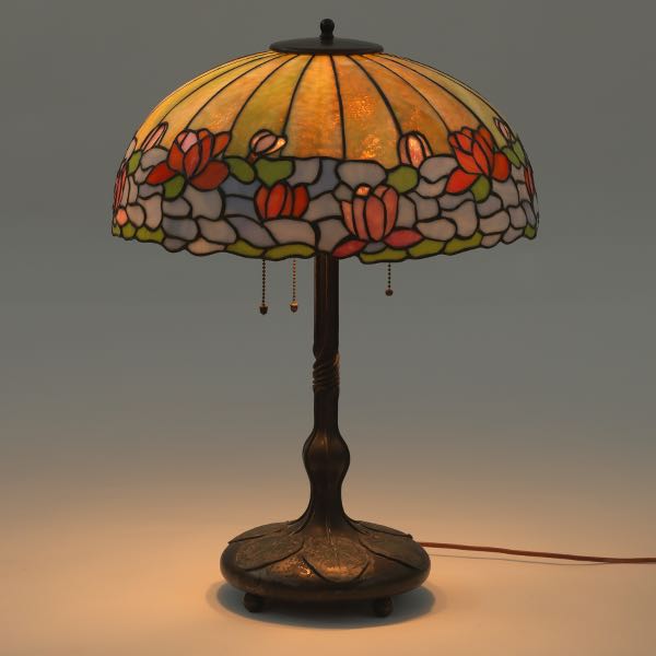 BRADLEY & HUBBARD LEADED GLASS LAMP