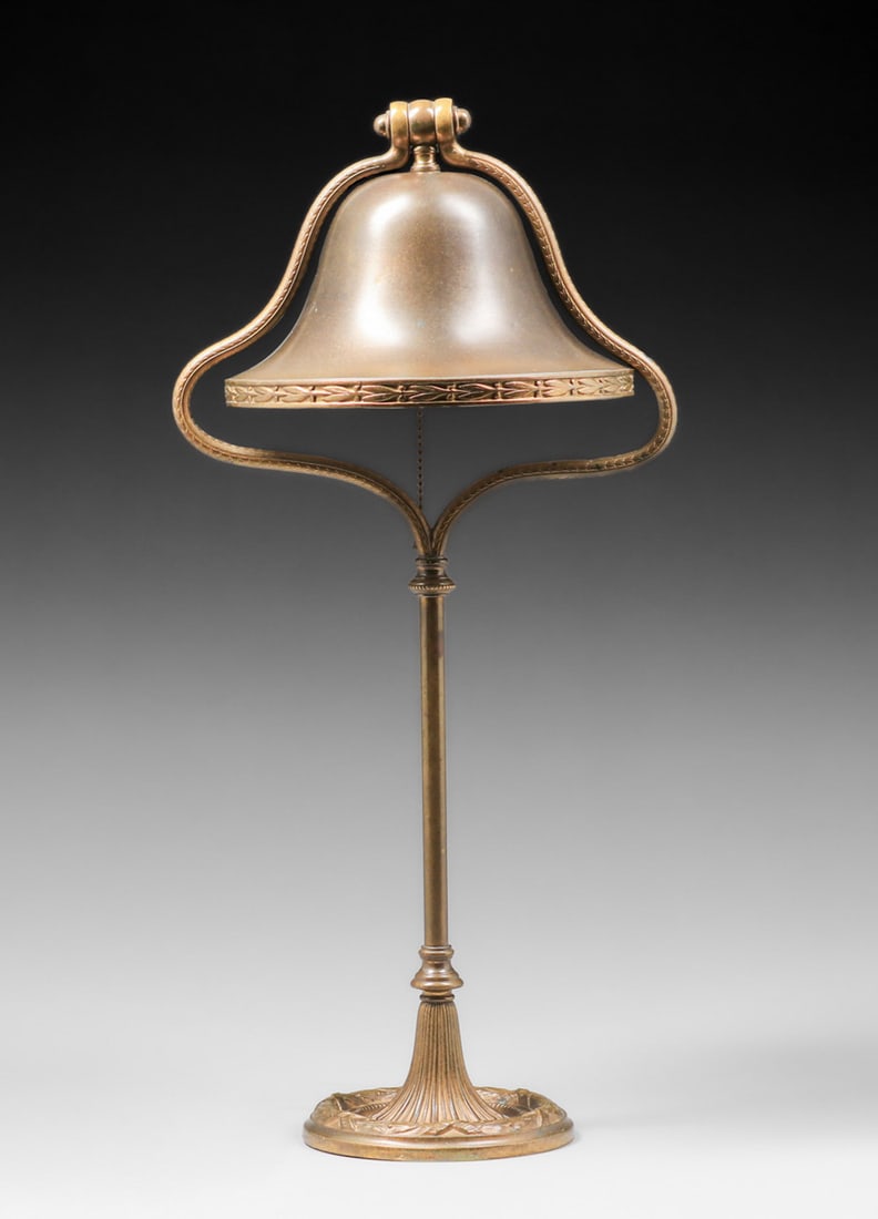 BRADLEY & HUBBARD METAL DESK LAMP
