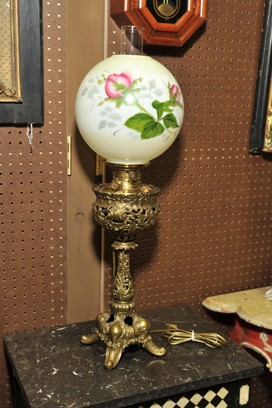 BRADLEY & HUBBARD PARLOR LAMP.
