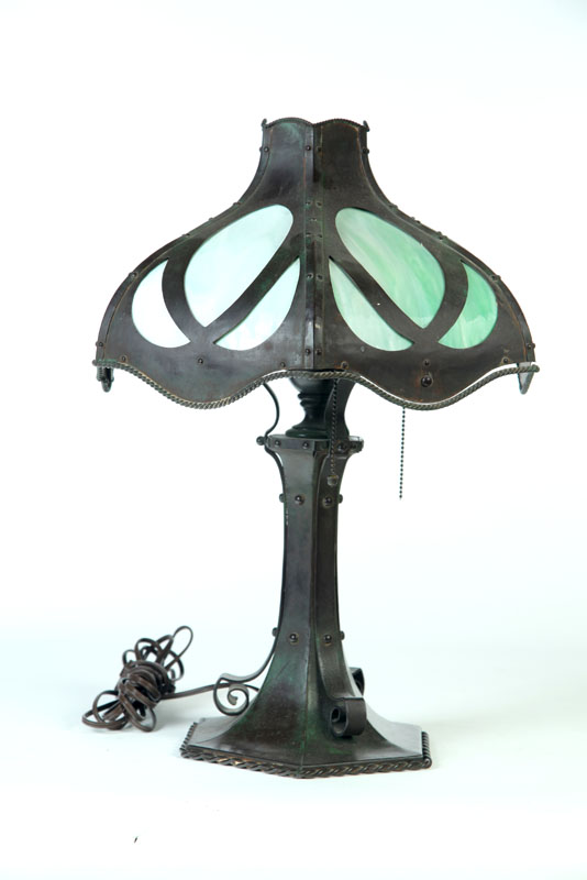 BRADLEY & HUBBARD TABLE LAMP. 