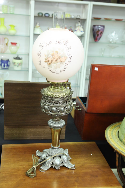 BRADLEY & HUBBARD TABLE LAMP.