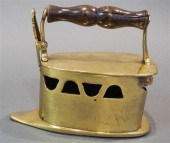 BRASS CLOTHES IRON, HEIGHT: 7-