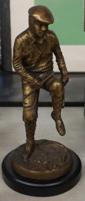 BRASS FIGURE OF A GOLFER, H: 1