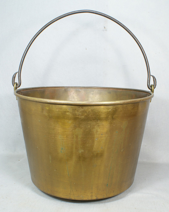 Brass kettle with rigid wrought