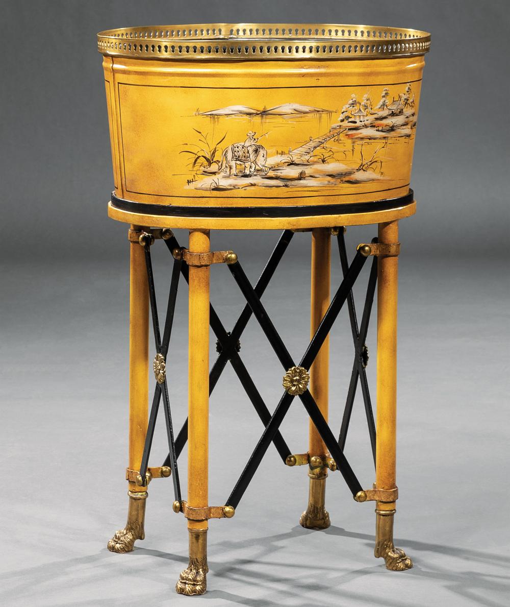 BRASS-MOUNTED TôLE PEINTE