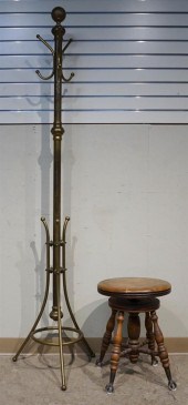 BRASS TONE COSTUMER AND REVOLV