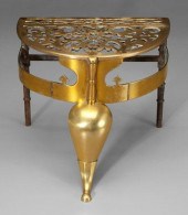 Brass trivet or coachman, heav