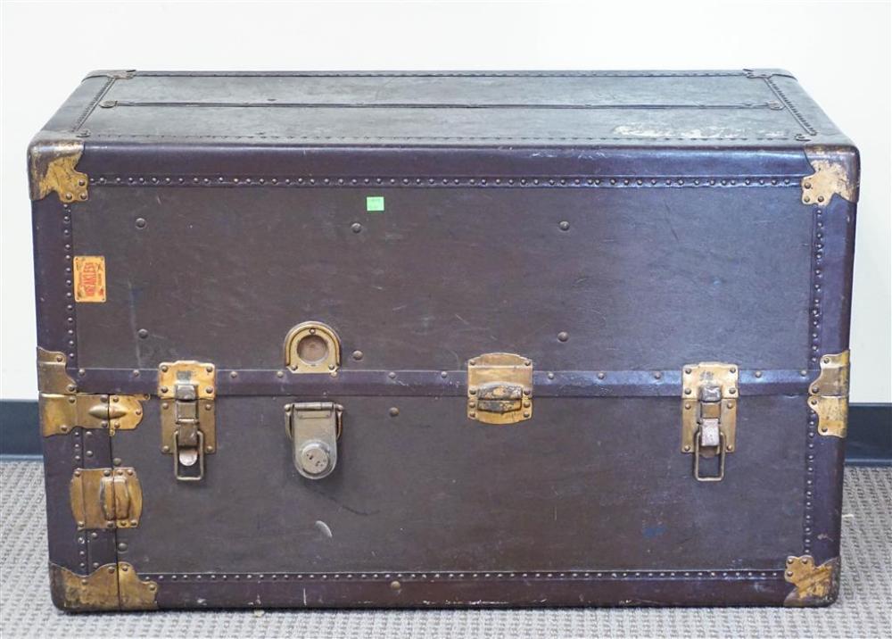 BREAKERS METAL WARDROBE TRUNK, H: