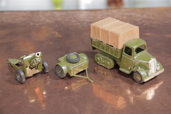 BRITAINS ROYAL ARTILLERY MOBILE