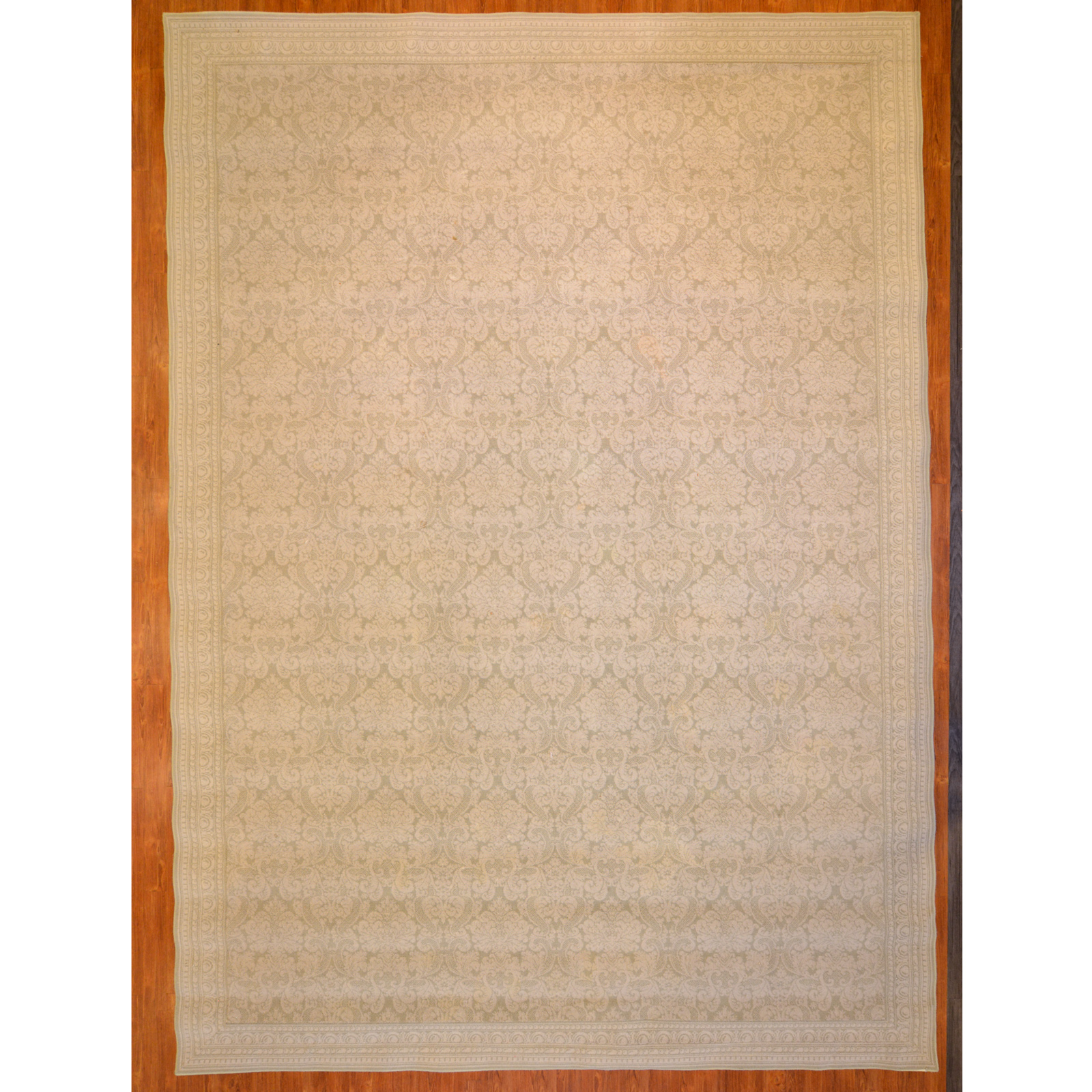 BROADLOOM RUG, 11 X 15.5 Modern;