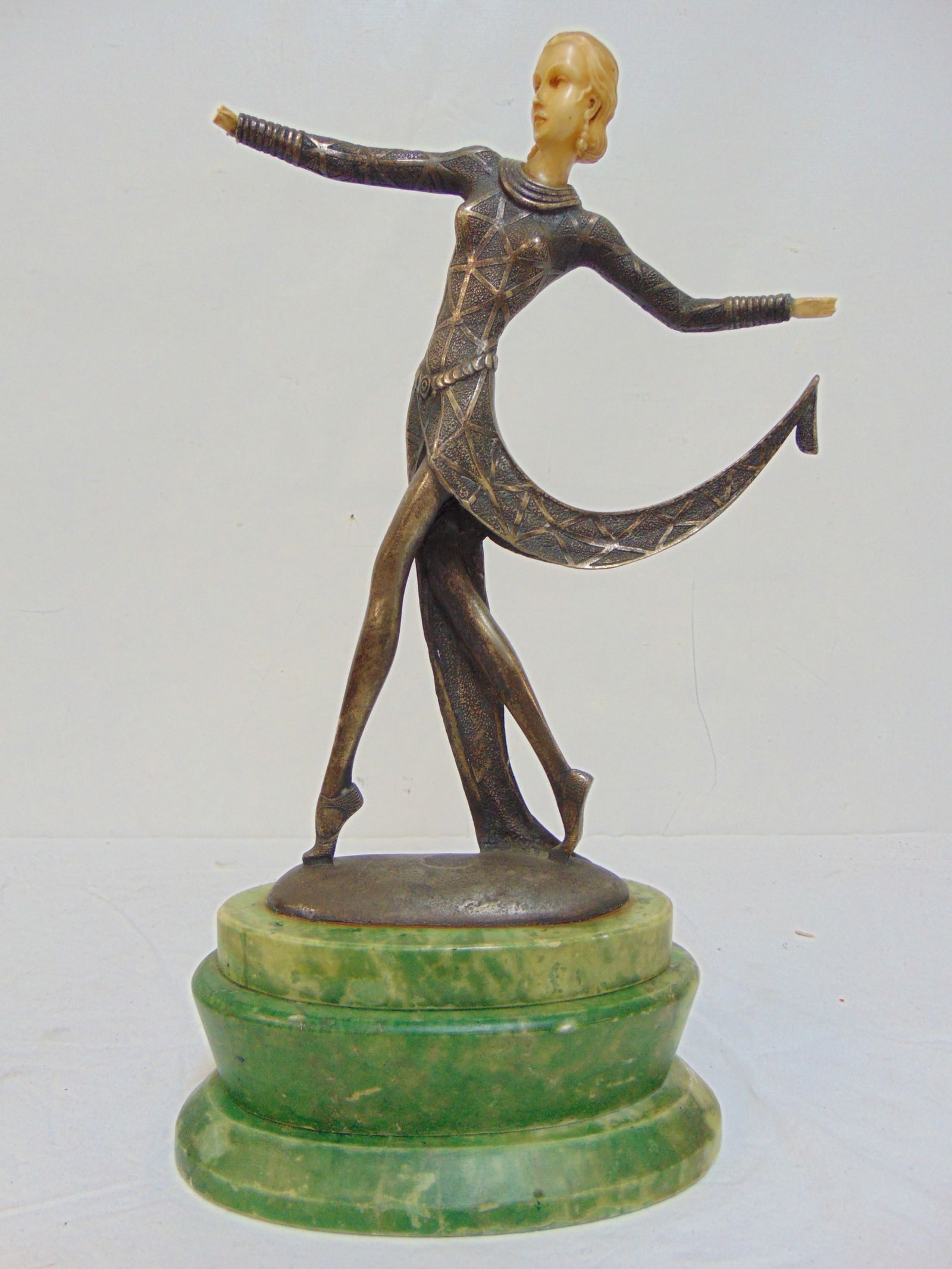 BRONZE ART DECO FIGURE SIGNED