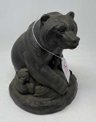 BRONZE BEAR WITH CLUBS BOULTON DAMA