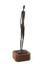 BRONZE BRUTALIST NUDE, MANNER