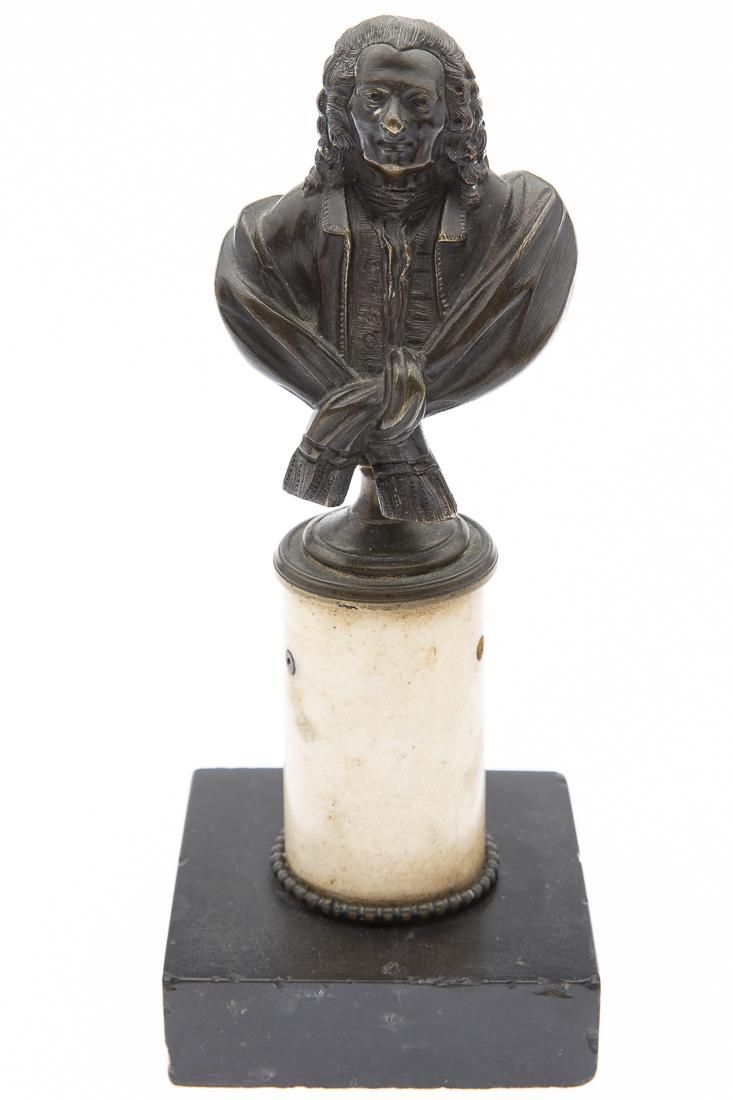 BRONZE BUST OF A MAN IN 18TH