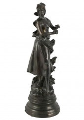 BRONZE FIGURE OF A WOMANunsign