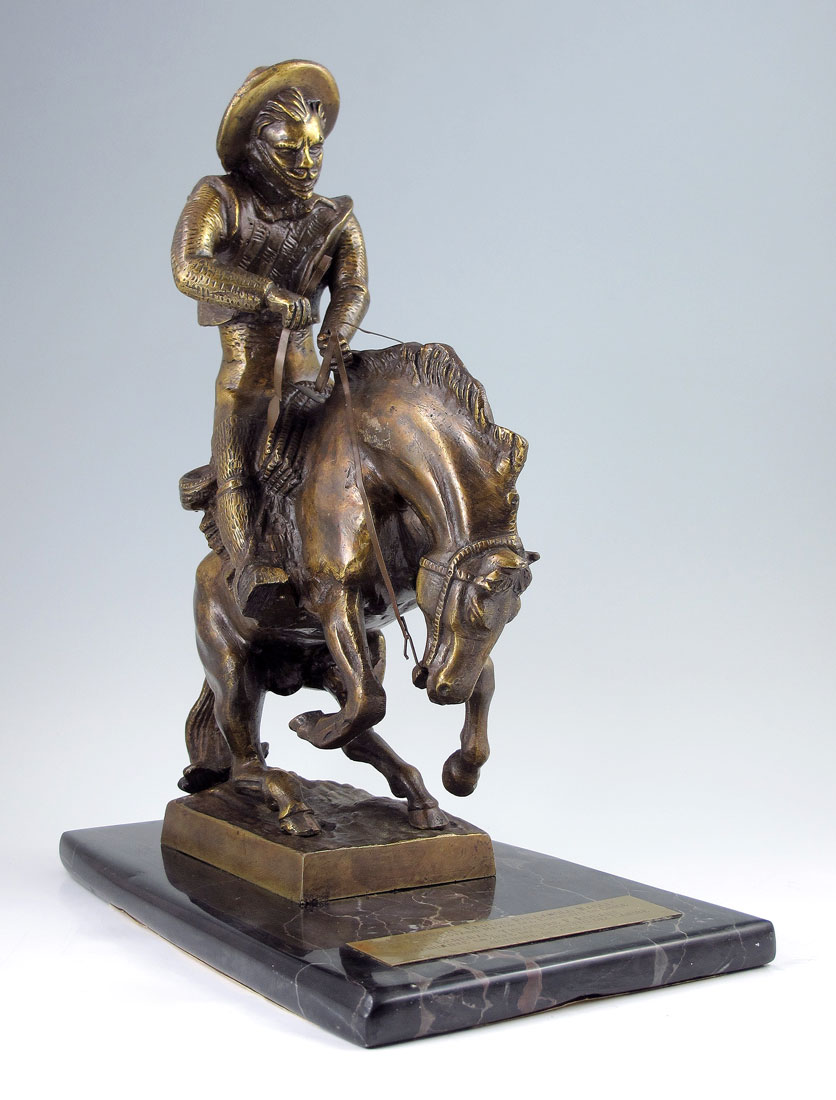 BRONZE FIGURE OF GAUCHO ON A HORSE: