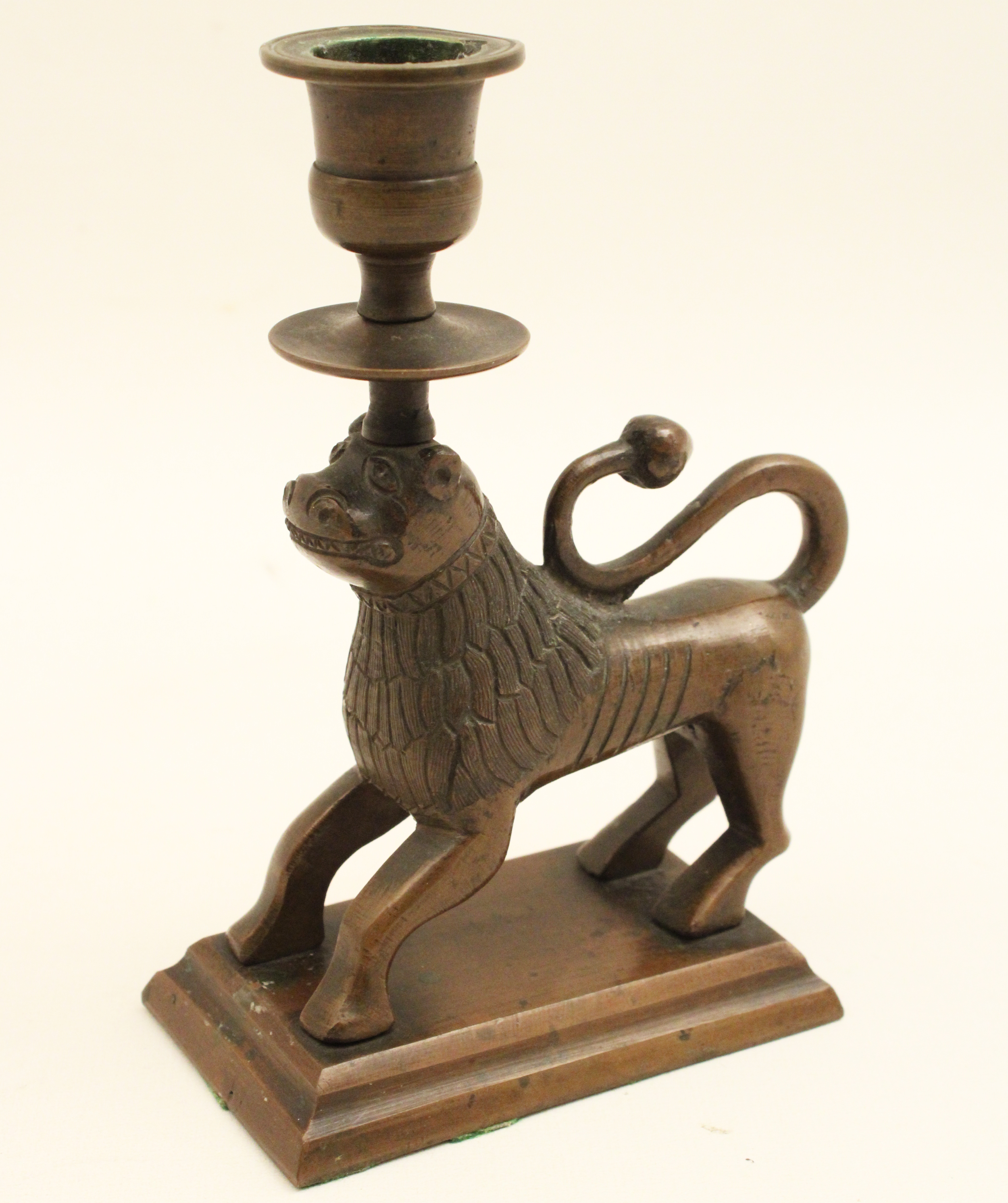 BRONZE LION FORMED CHAMBER