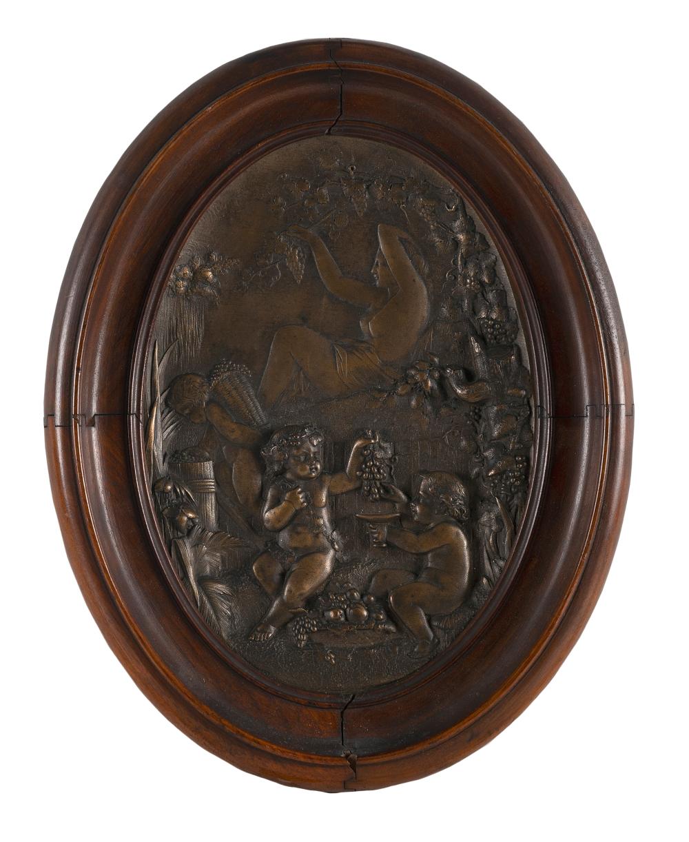BRONZE PLAQUE DEPICTING FIGURES AND