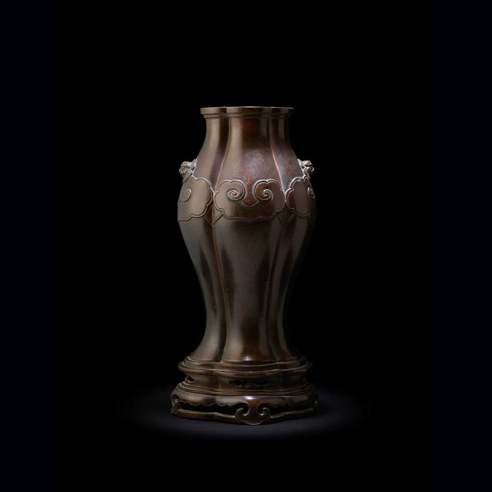 BRONZE QUATREFOIL VASE LATE MING TO