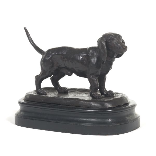 BRONZE SCULPTURE OF A DACHSHUND 7