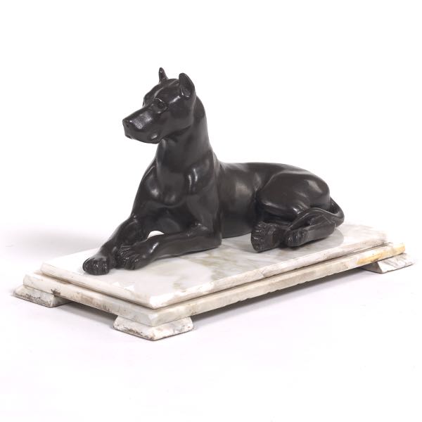 BRONZE SCULPTURE OF A GREAT DANE ON
