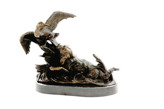 Bronze sculpture of bird dog in