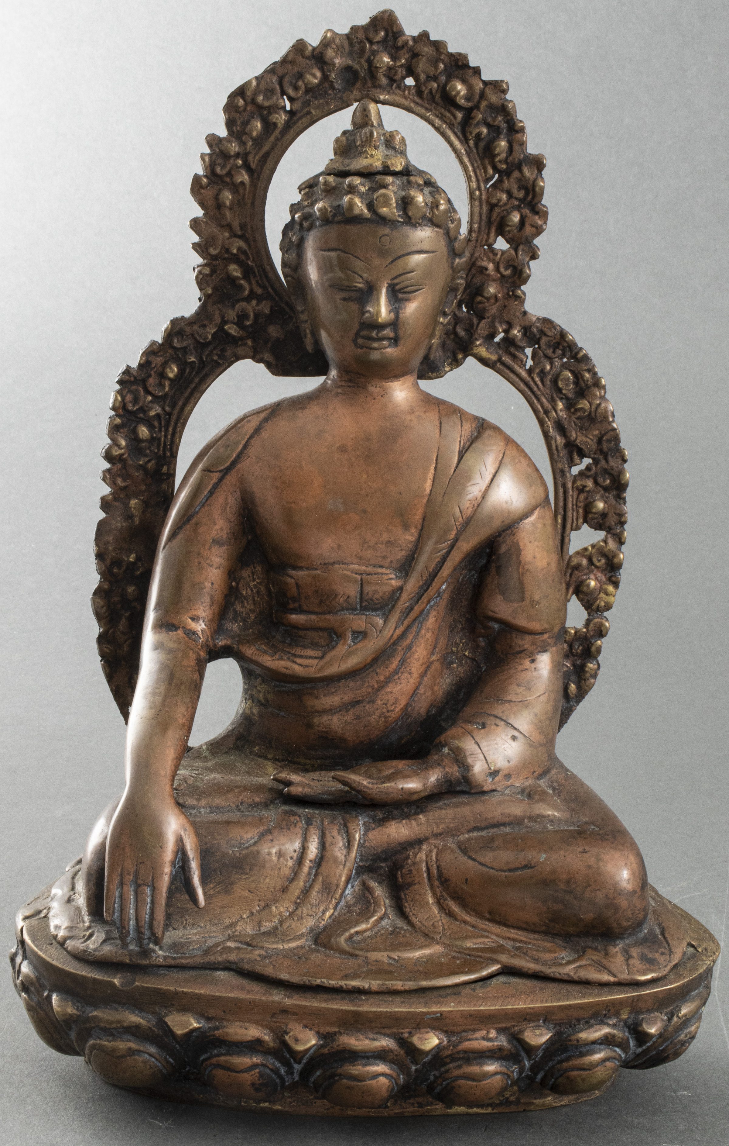 BRONZE SCULPTURE OF BUDDHA IN