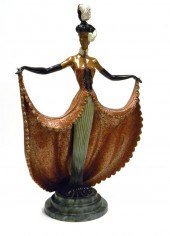 Bronze sculpture of elegant la