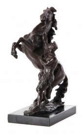 Bronze sculpture of Marley Hor
