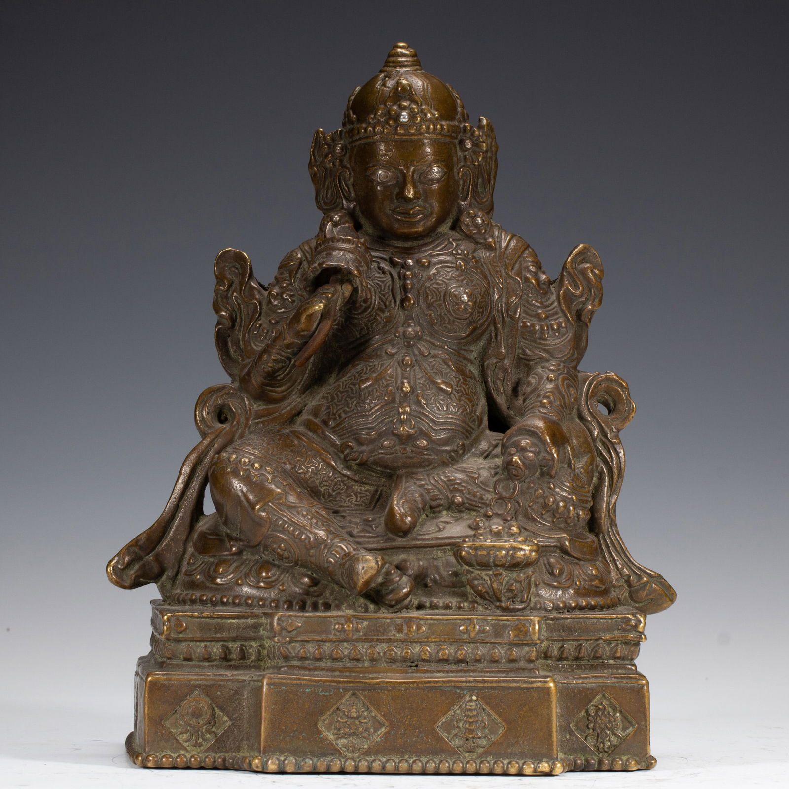 BRONZE TIBETAN BUDDHIST STATUE OF A